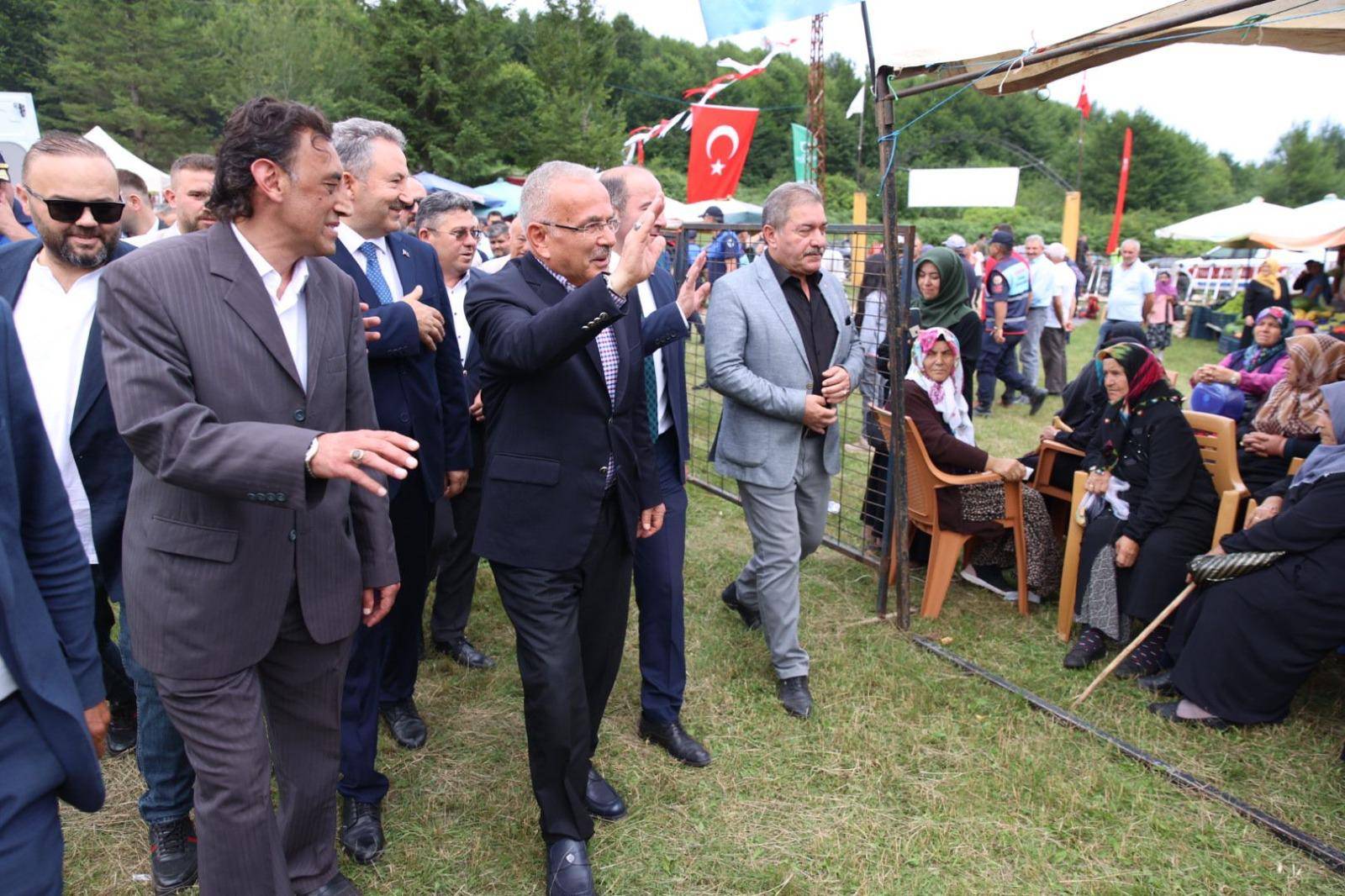  916. YAĞLI GÜREŞ VE KÜLTÜR FESTİVALİNİN AÇILIŞI YAPILDI